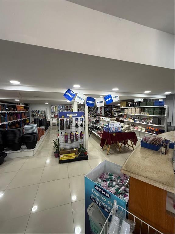 VENTA Local comercial de 240m2 en Perez Castellanos