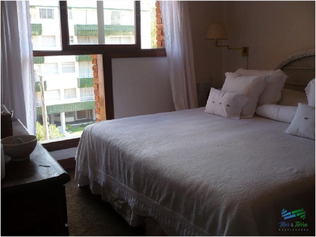 Alquilo apartametno 2 dormitorios con vista al mar en Penin