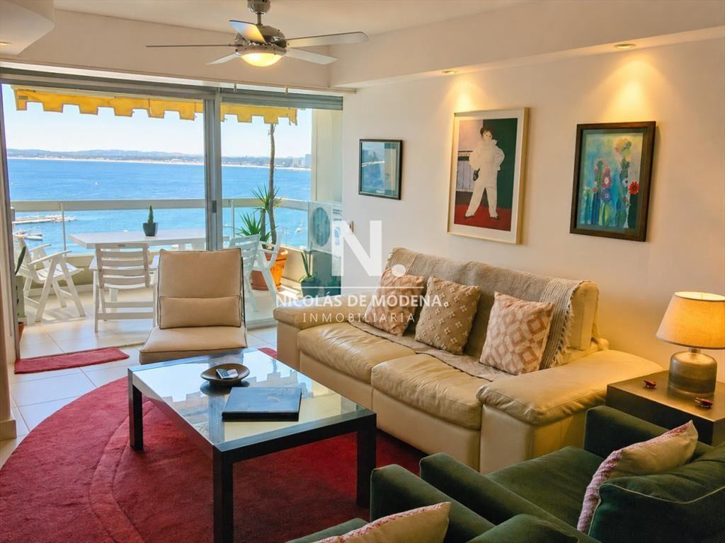Oportunidad. Vende apartamento con hermosa vista al puerto,
