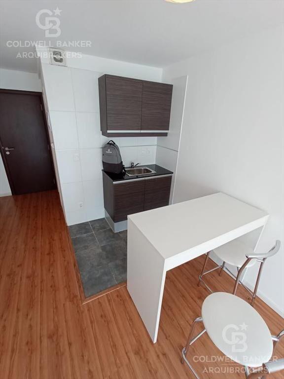 Apartamento monoambiente en venta en Pocitos con patio con