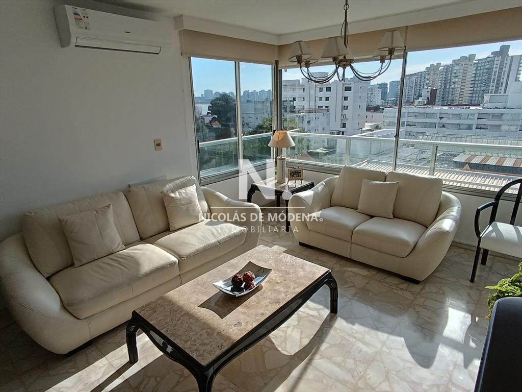 Hermoso apto en Península con vista al mar