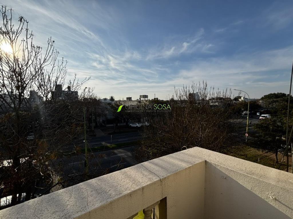 Oficina Sosa - Bulevar y Agraciada Excelente construcción