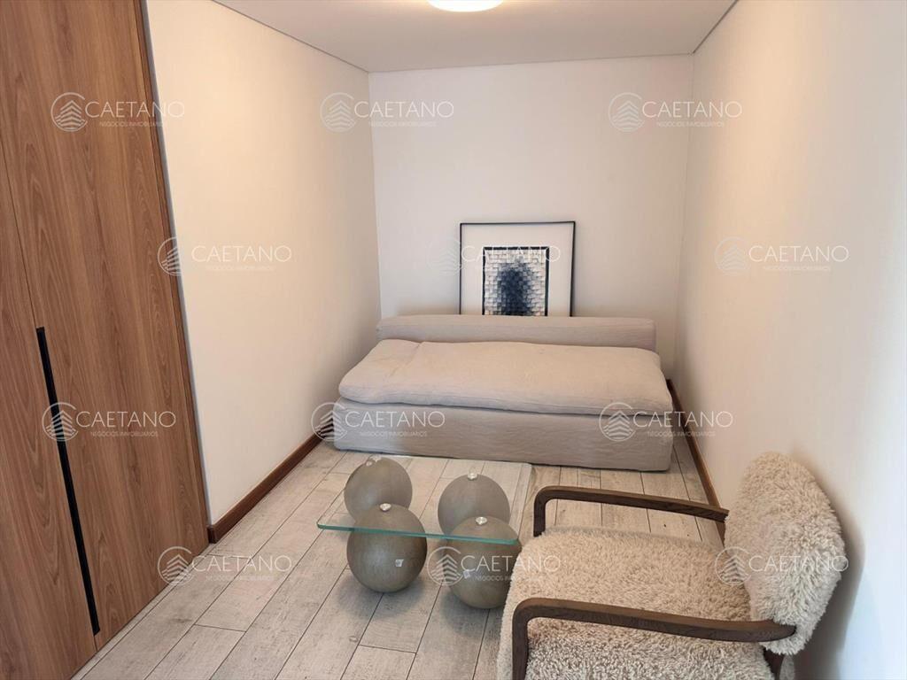 Venta departamento en Surfside de 1 dorm + den