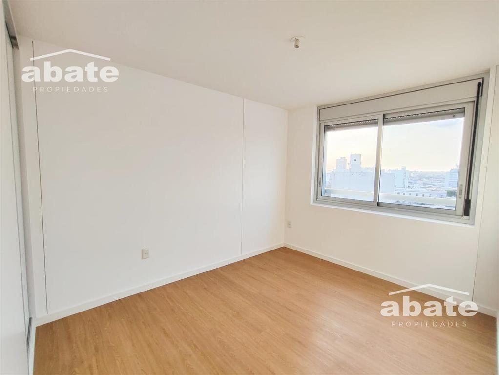 Venta 3 dormitorios con garaje y renta en Centro