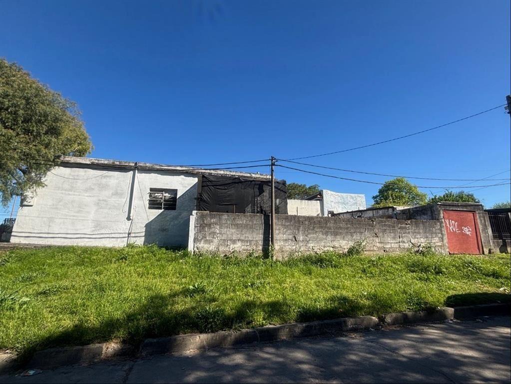 Casa en Venta sobre Bvar. Batlle y Ordoñez y Badaracco.