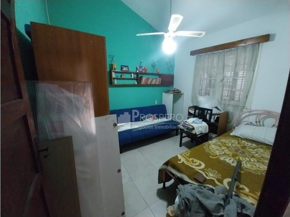 al1644/P venta casa 2 dorm villa española Jardin cochera
