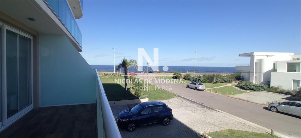 Apartamento en venta, frente al mar, playa mansa, 1 dormito
