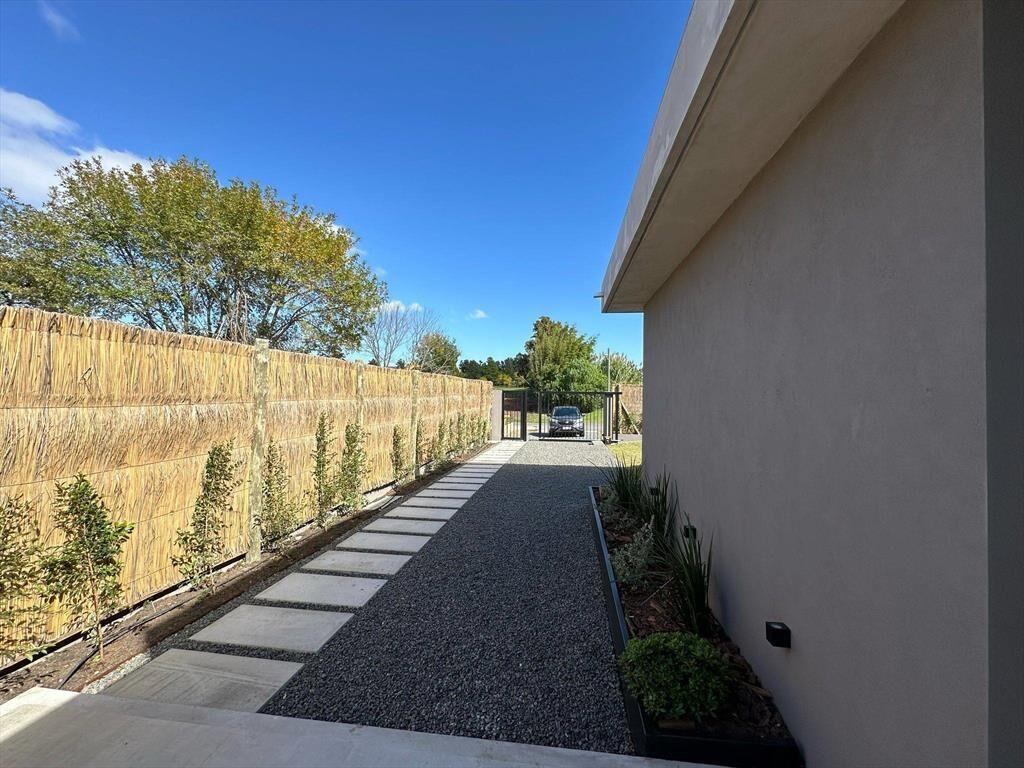 Venta de casa con tres dormitorios y escritorio en Barrio Pa