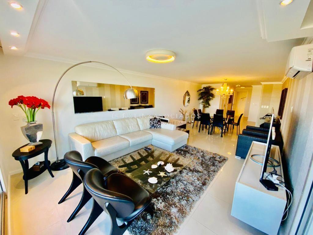Apartamento en venta de 3 dormitorios en Torre