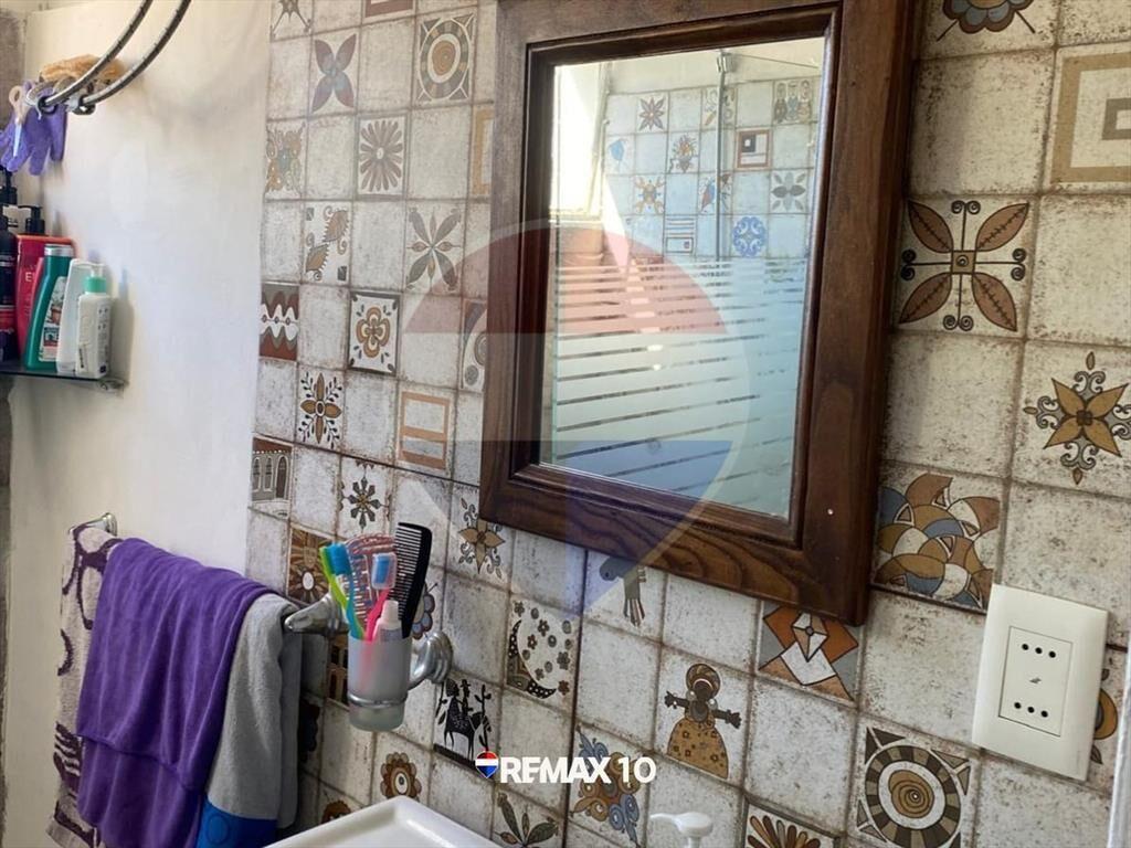 Se vende casa 2 dormitorios buena ubicación