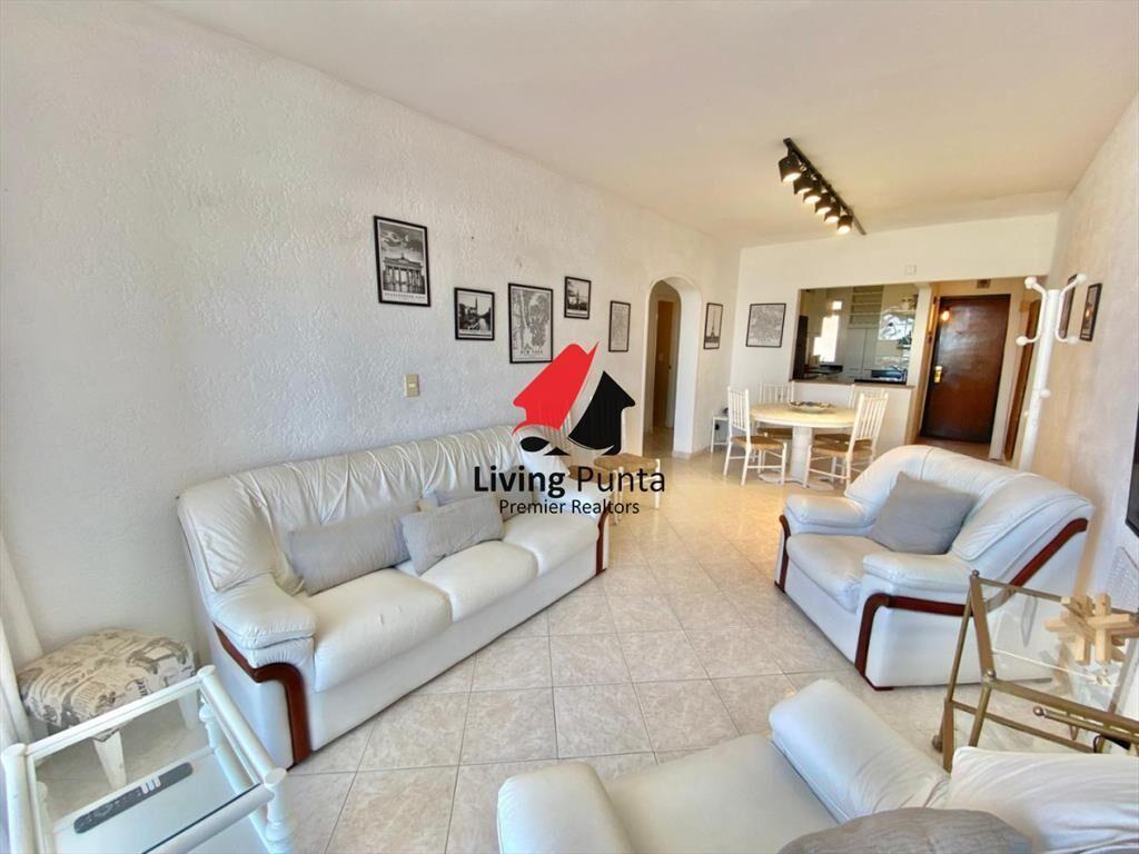 Apartamento de 2 dormitorio y medio en Primera de