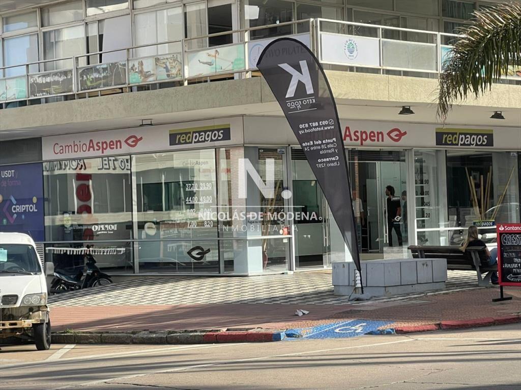 En venta Local de 430m2 en Torre Gorlero