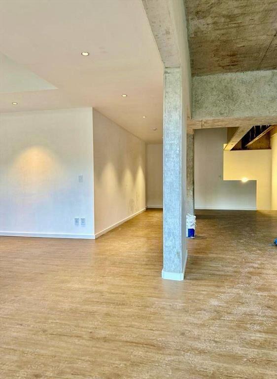 Venta de Local comercial con 200 Mts ² y 7 garages en Cordón
