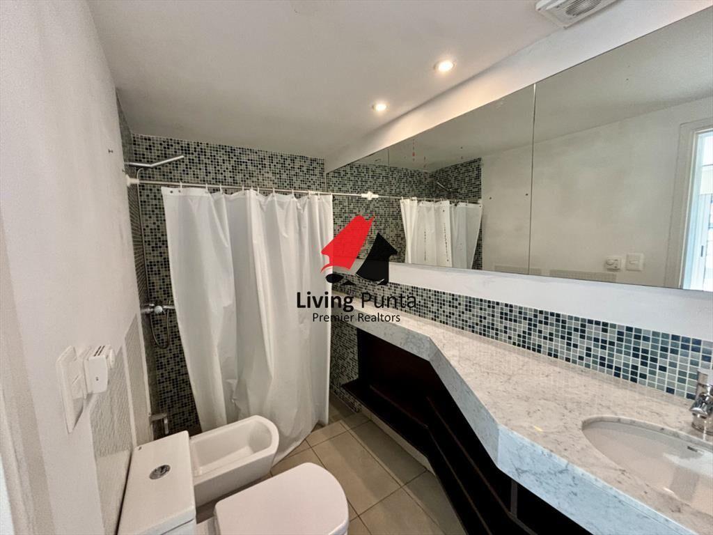 Venta de apartamento en Icon Brava Tower · Punta del Este.