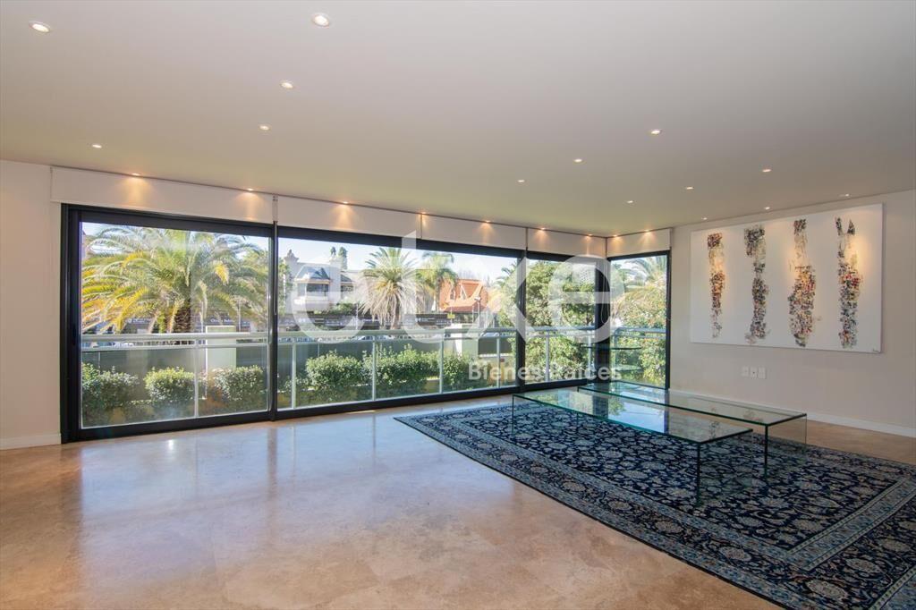 Venta de Apartamento con 3 dormitorios en suite en Carras...