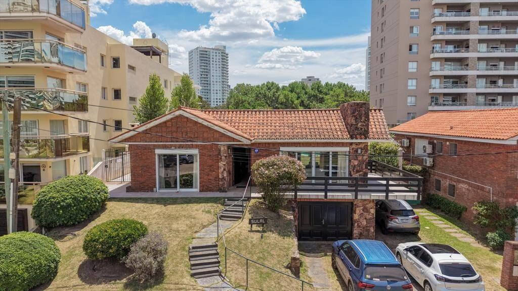 Casa en Punta del Este, Parada 7 de playa Brava