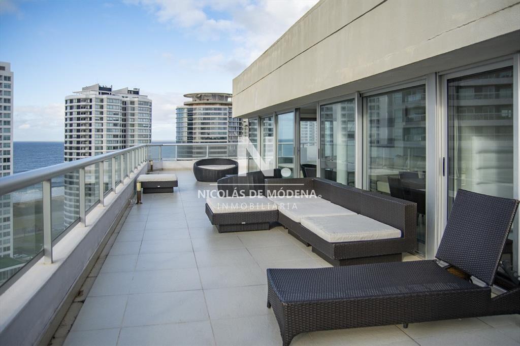 Departamento de 3 dormitorios en piso alto, Quartier del Ma