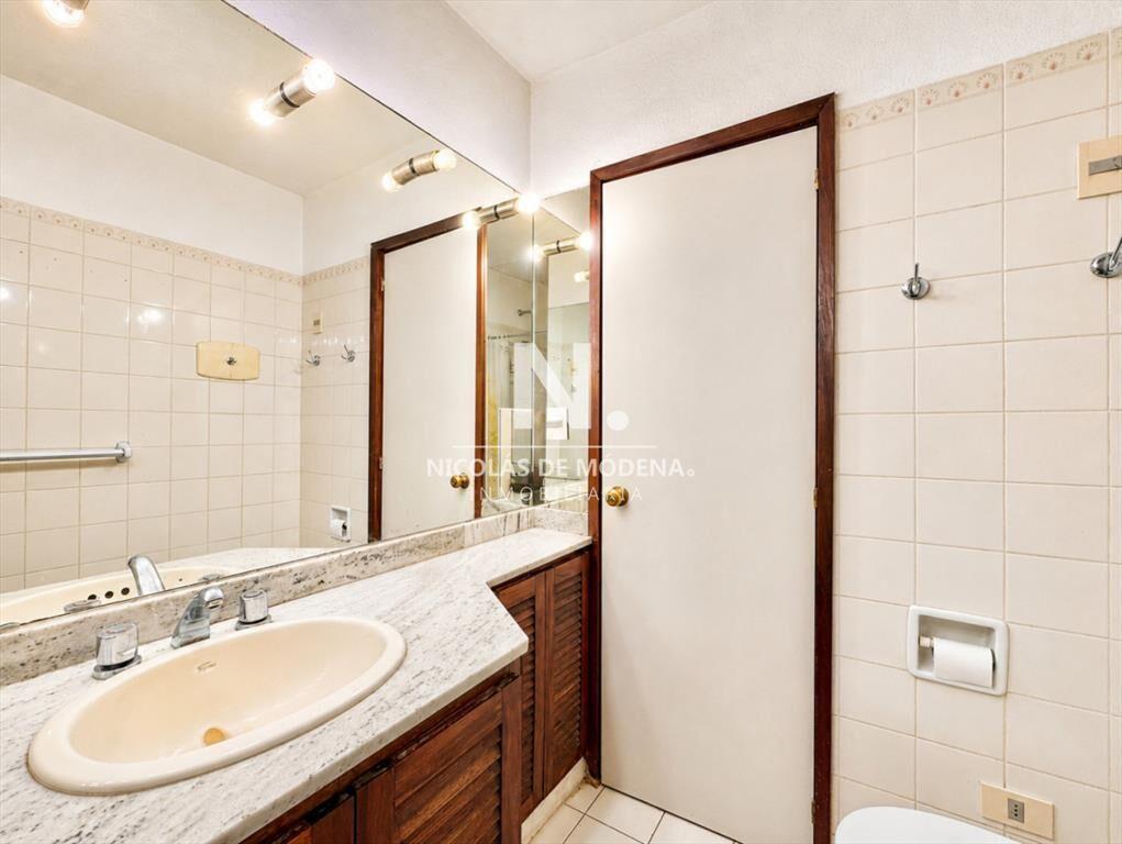 Vende casa de 3 dormitorios mas dep de servicio