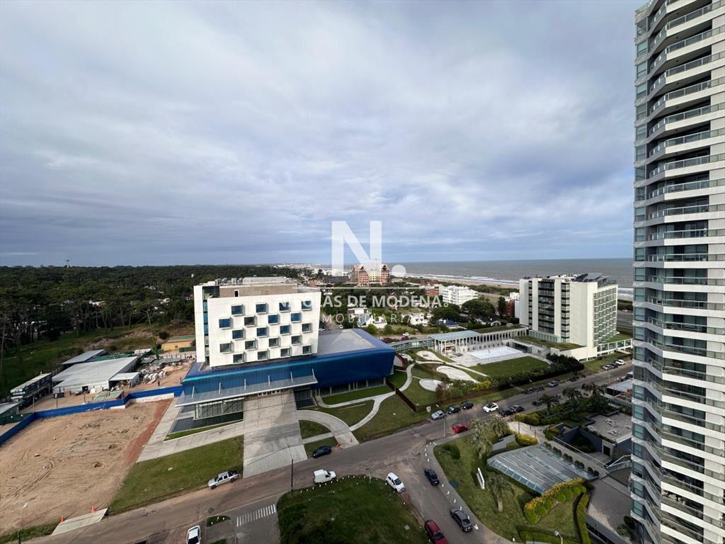 Vende apartamento en Brava, Punta del Este de 3