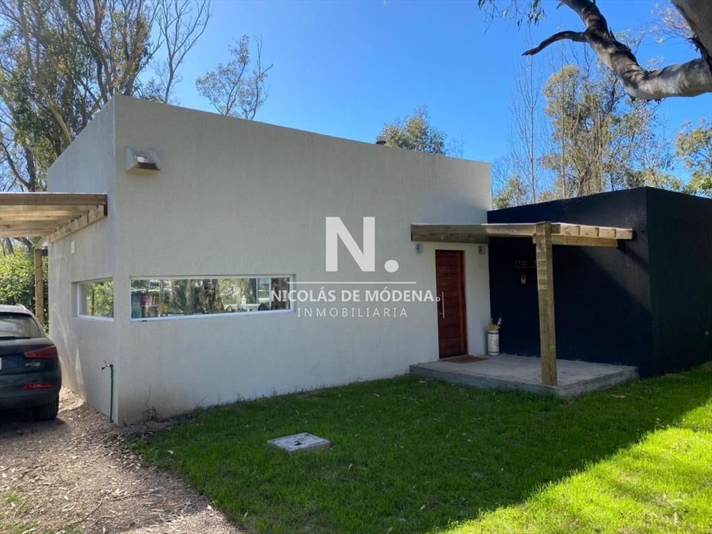Vende casa en Balneario Buenos Aires