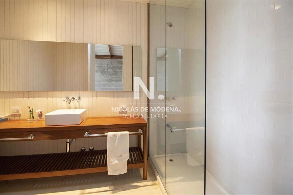 Casa en venta de 4 dormitorios en Laguna