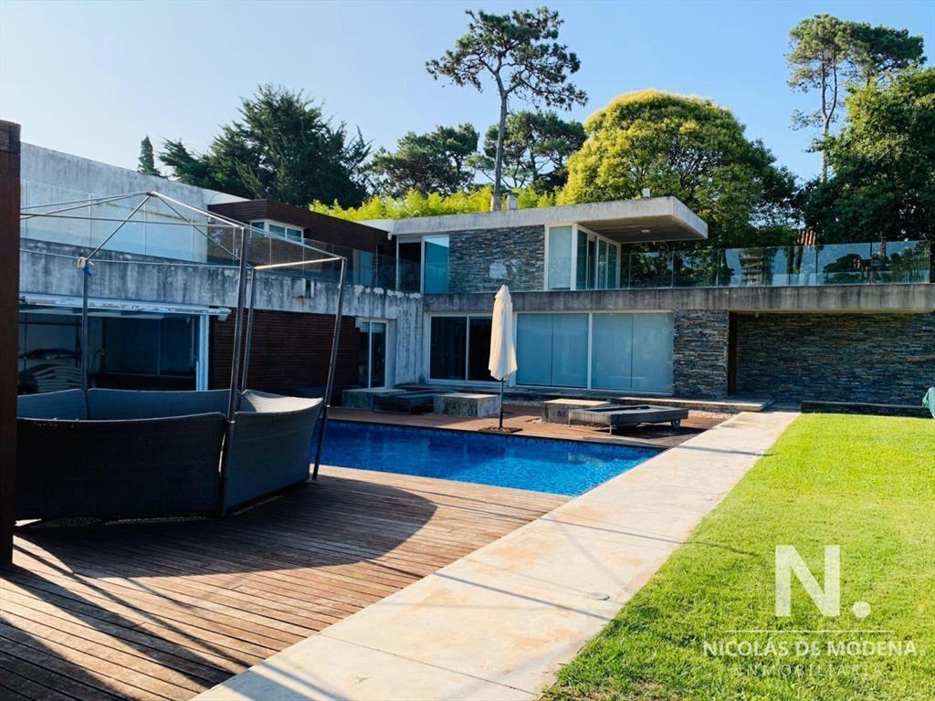 Importante residencia en Venta, Playa Mansa, Punta del Este