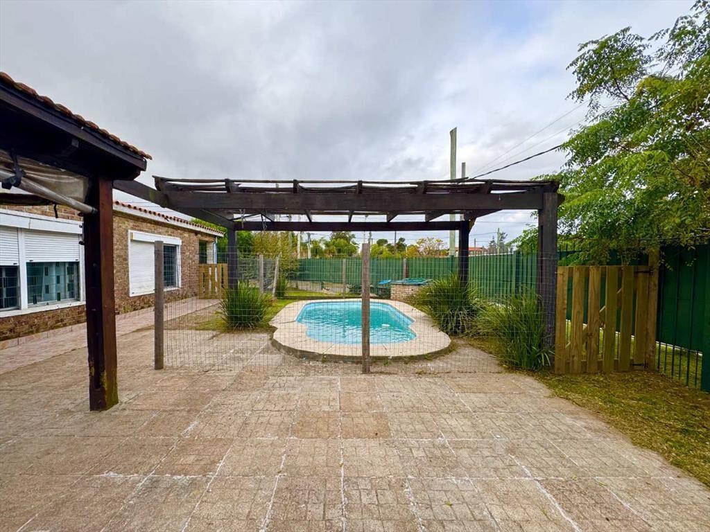 Venta Casa 3 Dorm con Piscina en Salinas Sur