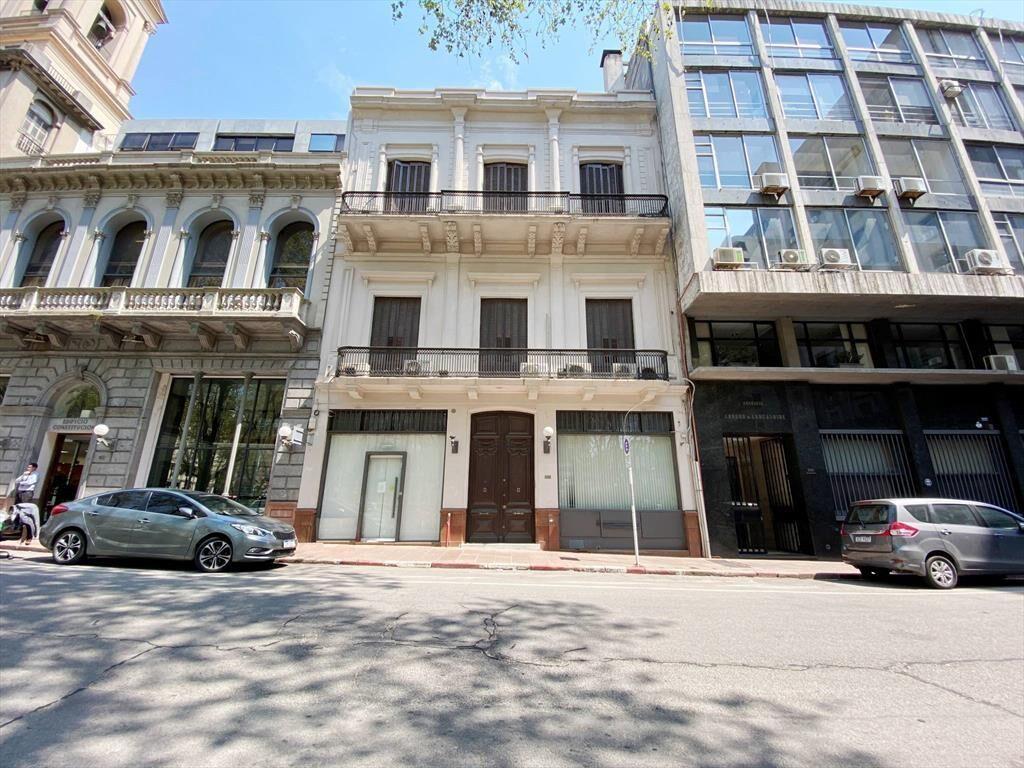 Alquiler - Edificio con 4 plantas 950 m2 con ascensor, Ciuda