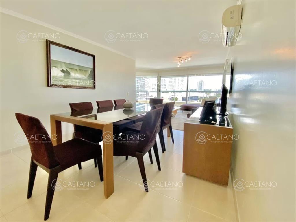 Apartamento en Venta de tres dormitorios, Punta