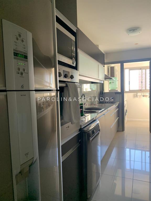 Hermoso apartamento en venta con agradable vista.
