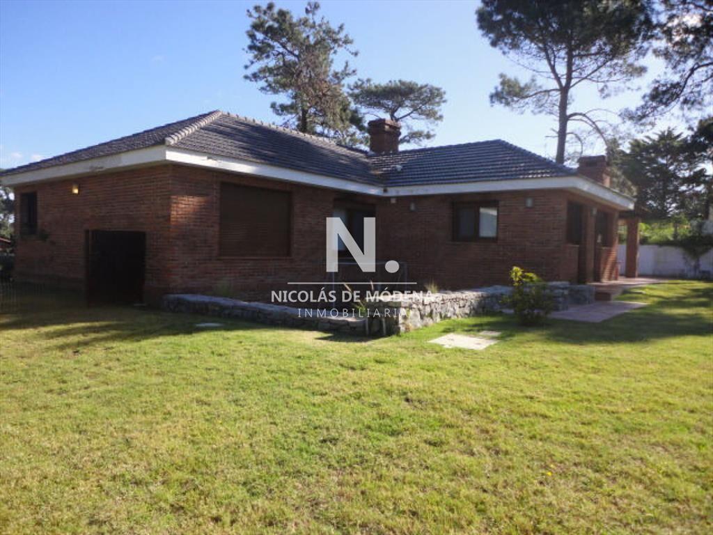 Casa en Cantegril - Punta del Este