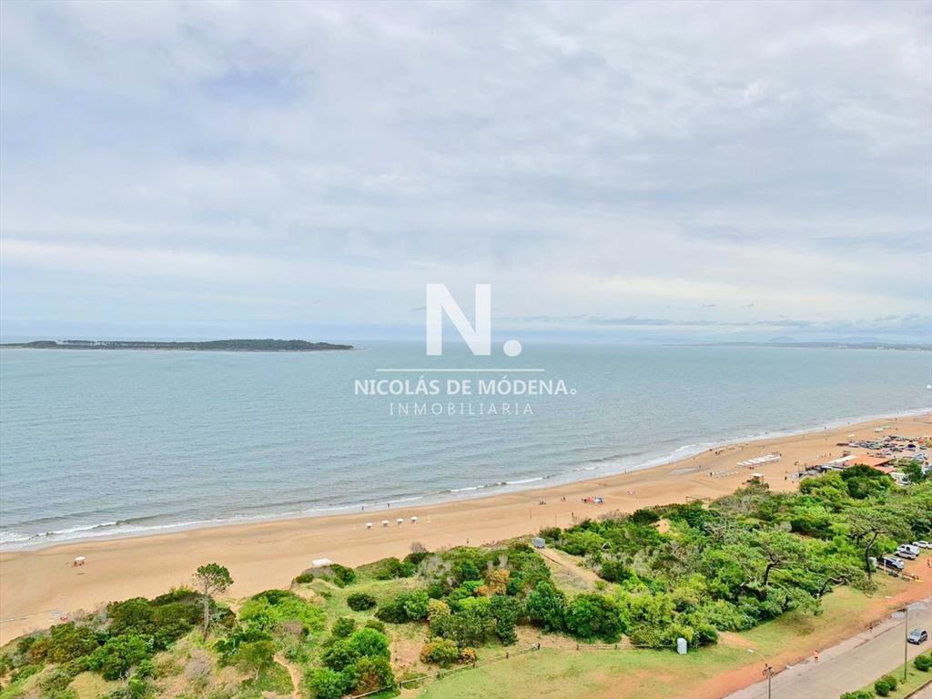 Penthouse en venta en Torre Tequendama, frente al
