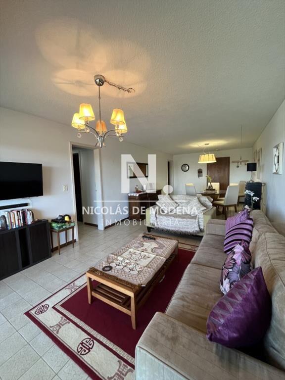 Departamento de 2 dormitorios en venta en Punta R