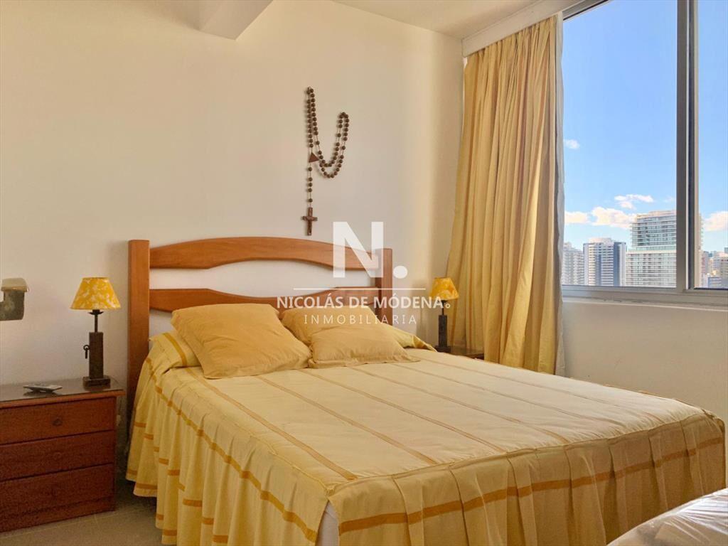 Apartamento de Dos Dormitorios en venta Playa Mansa