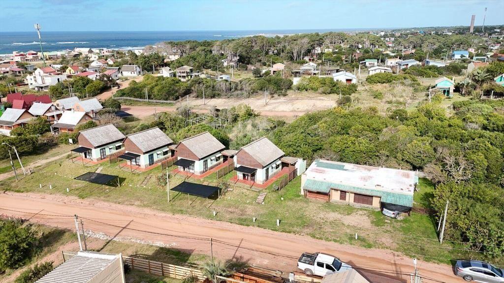 Venta 6 cabañas en Punta del Diablo. Playa del Ribero