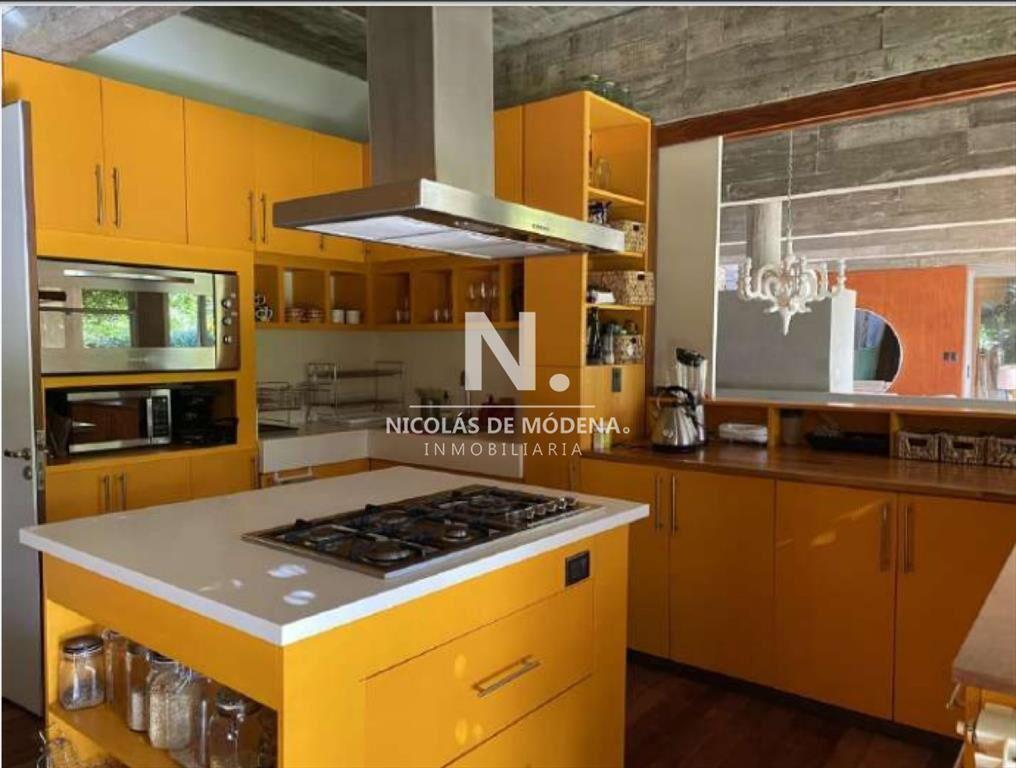 Casa en venta de 4 suites en Punta del Este