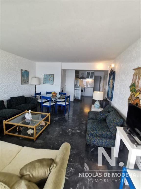 Departamento en venta de 3 dormitorios en Punta Del Este