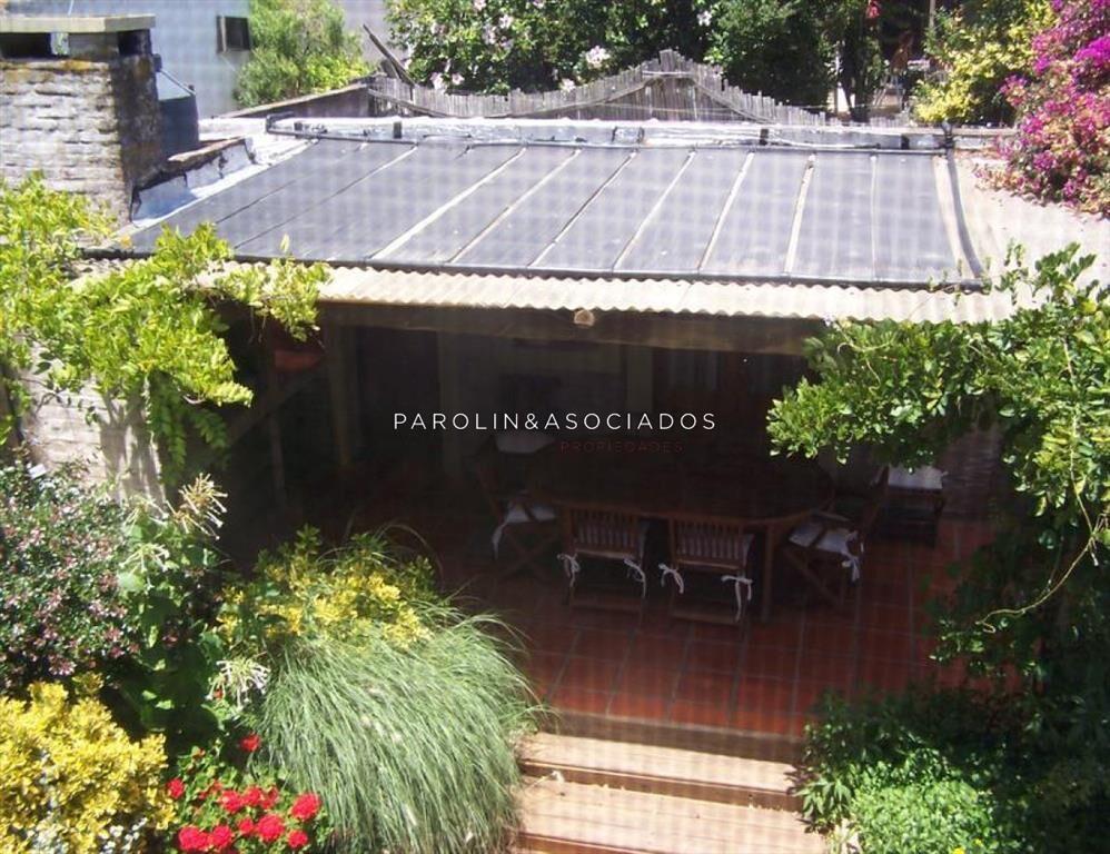 Casa de 4 dormitorios con piscina en La Barra, Punta del Es