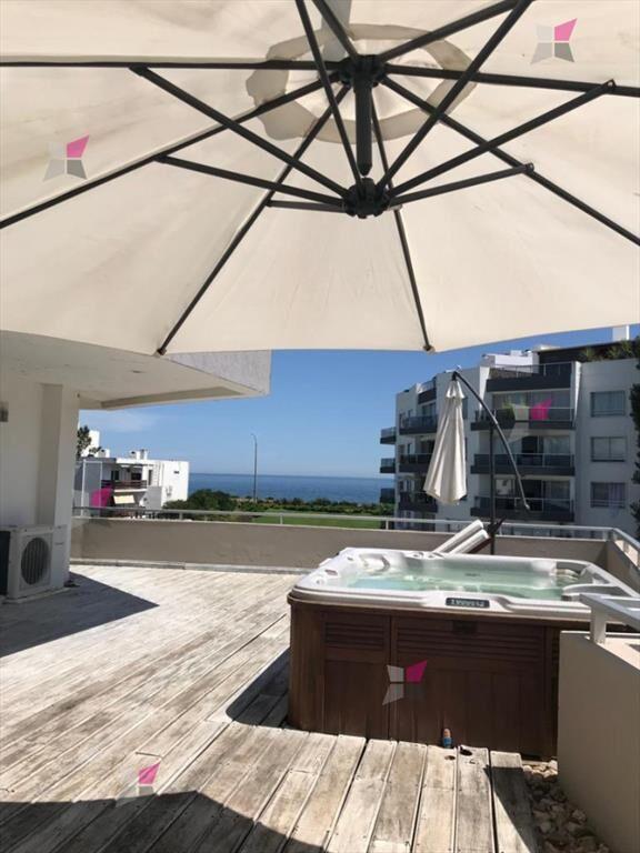 VENTA DE APARTAMENTO DE 3 DORMITORIOS EN PINARES