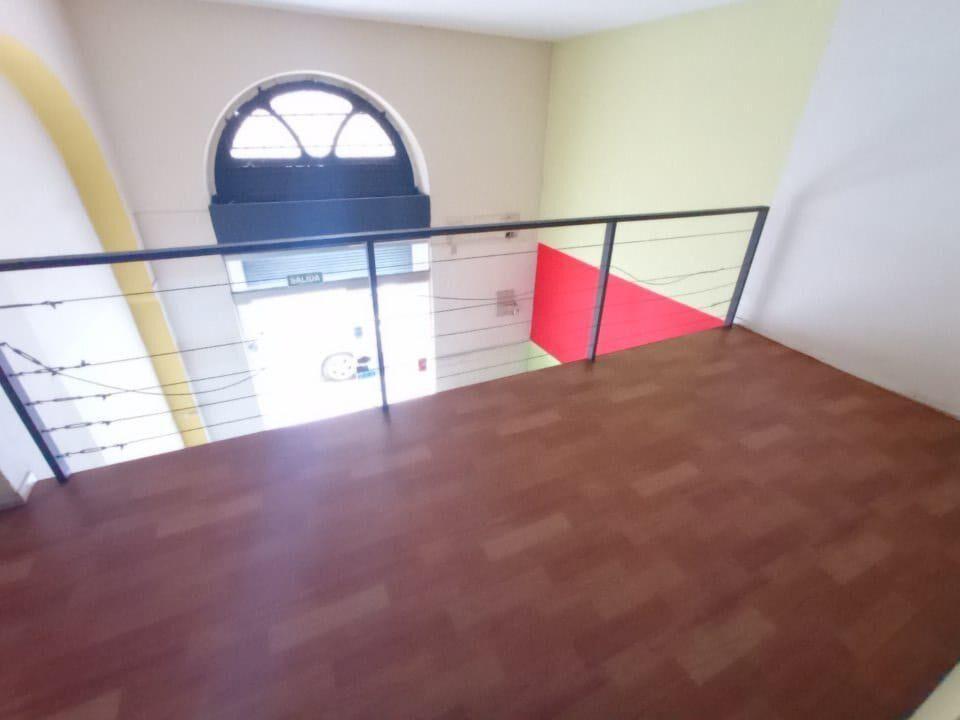 local , Ituzaingo casi peatonal Sarandi , 45 m2 , permite g