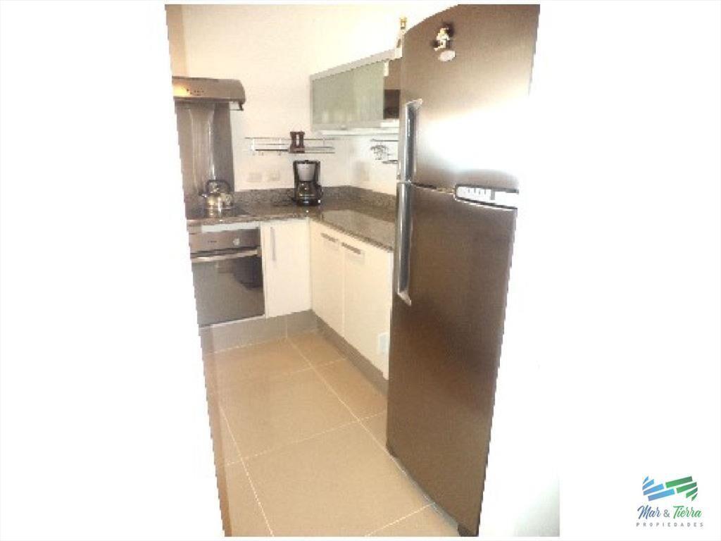 Vendo apartamento 2 dormitorios con vista al mar