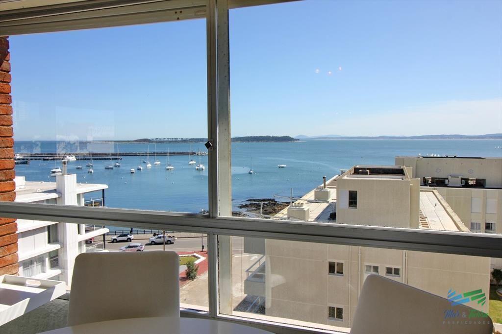 Apartamento amplio, luminoso con excelentes al ,