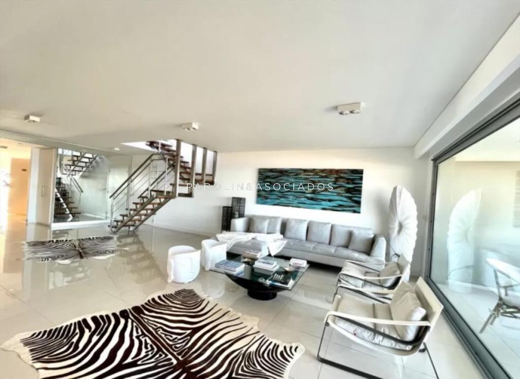 Exclusivo Penthouse en venta con piscina privada en Terraza