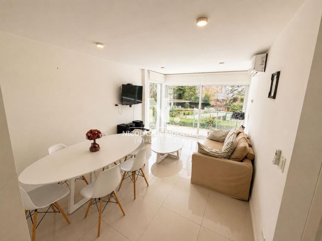 Departamento de 1 dormitorio en venta en complejo