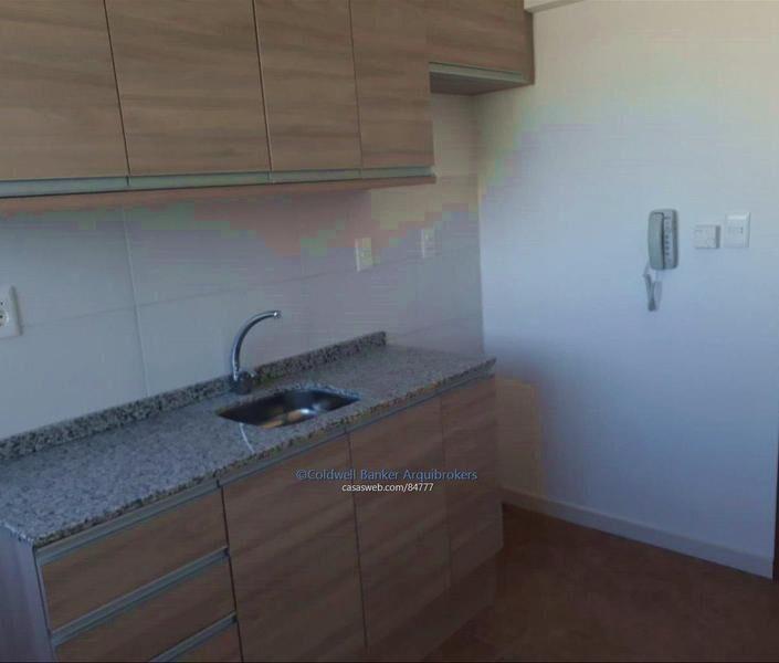Apartamento de 2 dormitorios en venta en Centro con renta