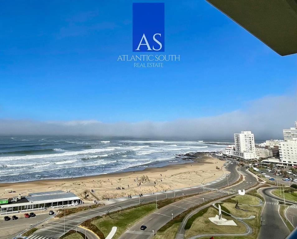 Apartamento de 3 dormitorios mas servicio primera
