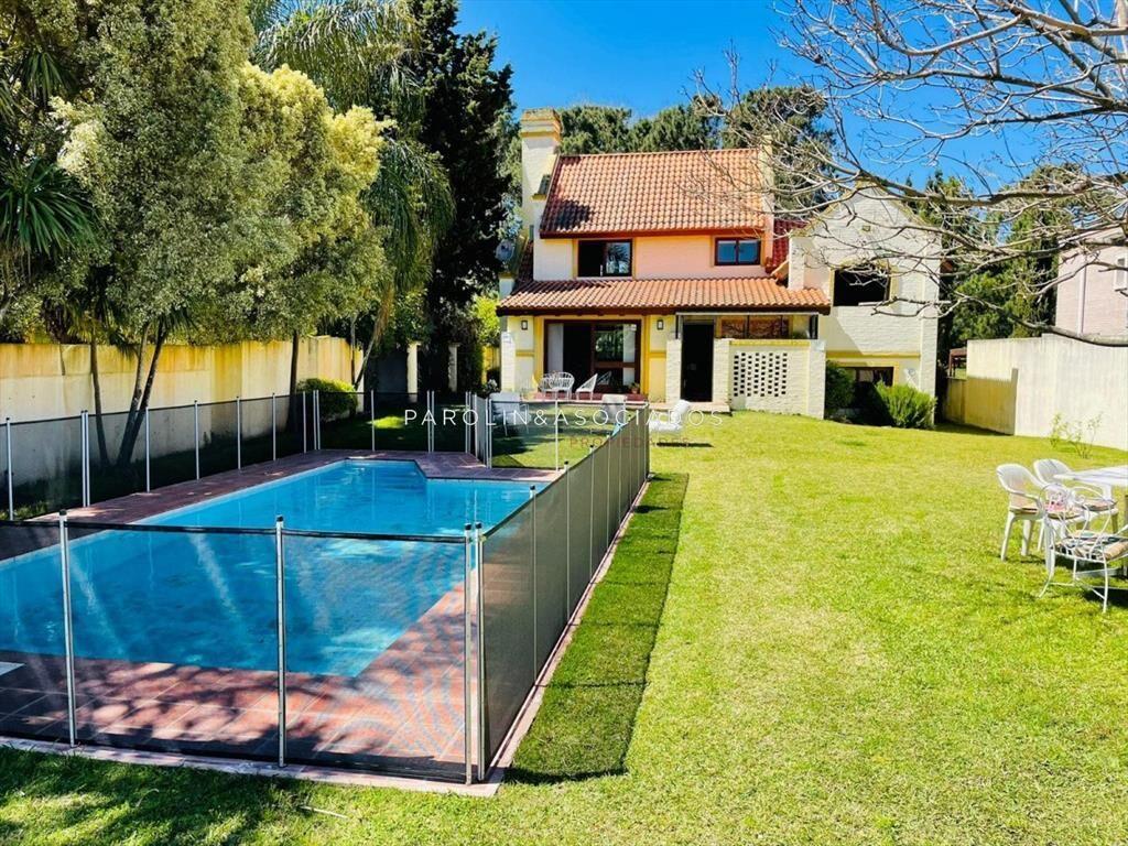 Casa en venta de 4 dormitorios en Beverly Hills, Punta del