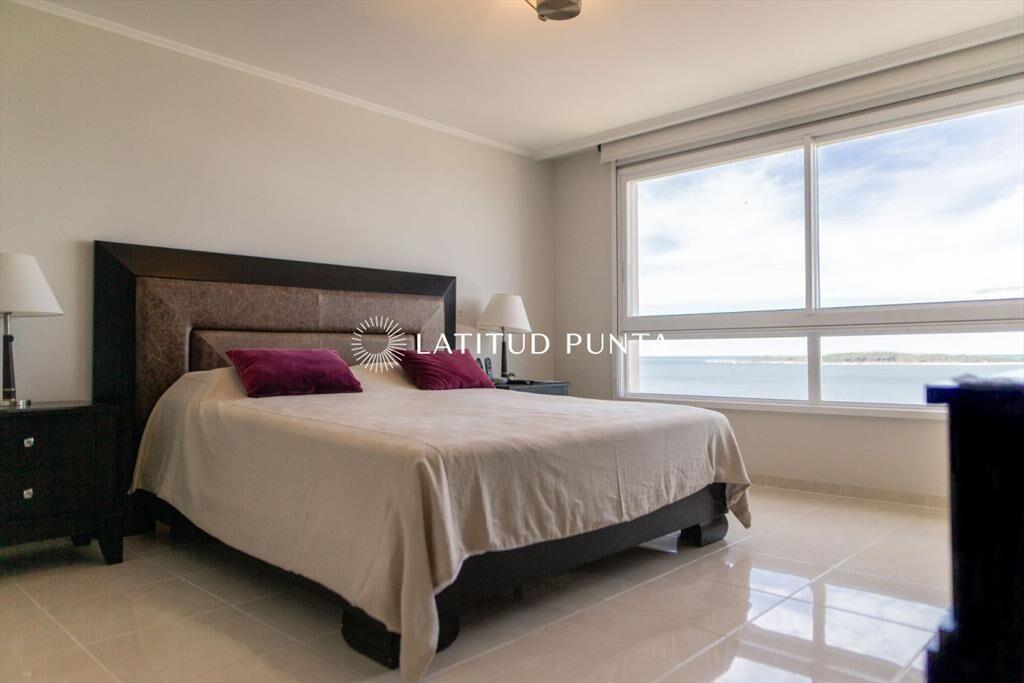 Apartamento esquinero en Le Jardin, 3 suites más
