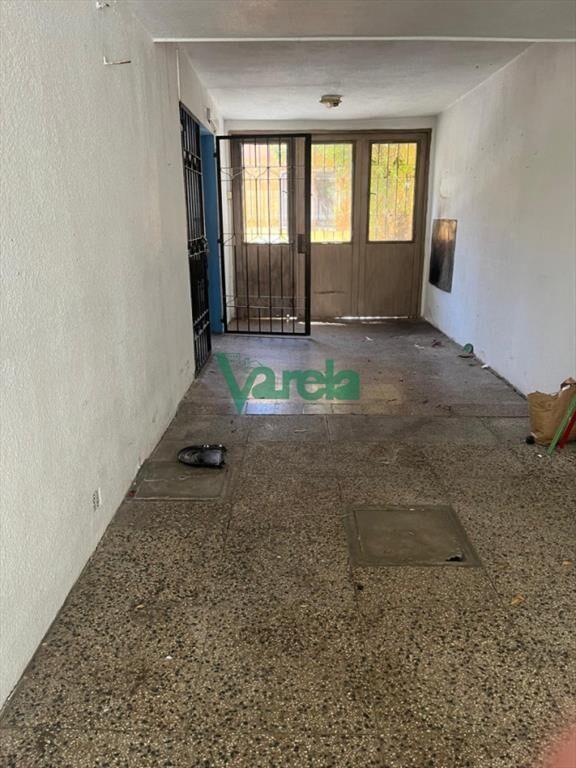 Venta de casa en Salinas, proxima rambla, 2