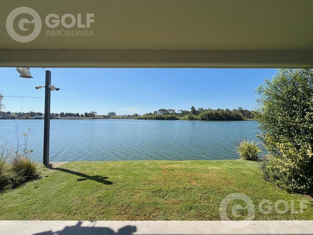 Venta de Villa de 4 dormitorios en Carrasco Boating